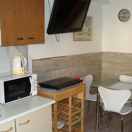 Apartman Polni 930 Apartment Hluboká nad Vltavou Exterior photo